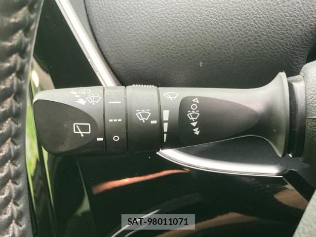 Toyota PRIUS 2016-04 8374270-17