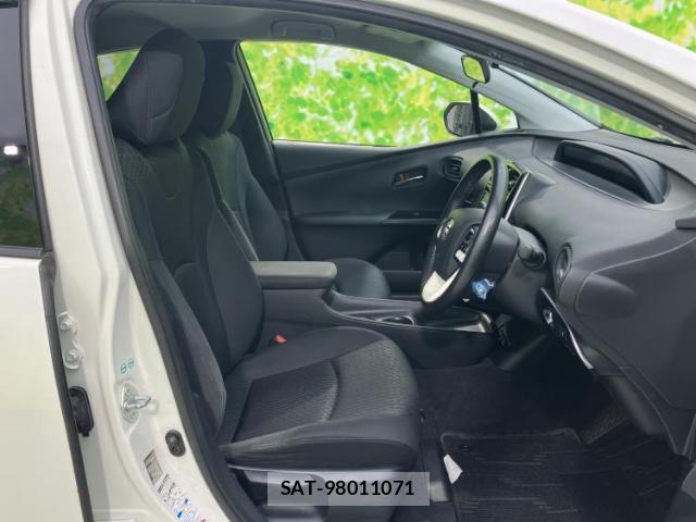 Toyota PRIUS 2016-04 8374270-3