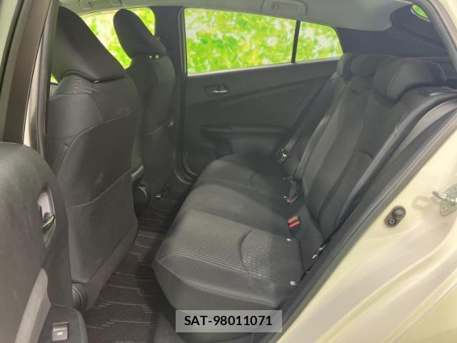 Toyota PRIUS 2016-04 8374270-6