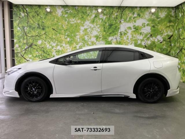 Toyota PRIUS 2023-06 8374317-1