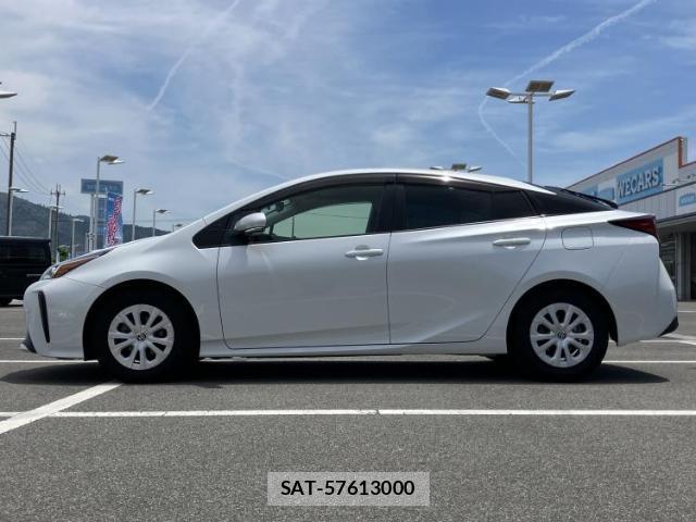 Toyota PRIUS 2022-03 8374329-1