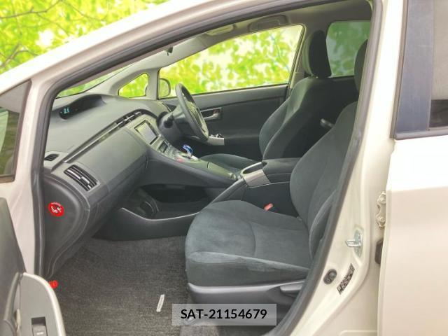 Toyota PRIUS 2014-08 8374335-5