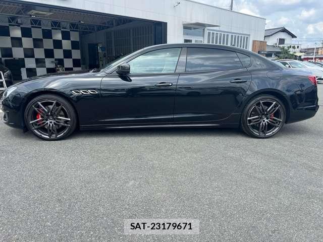 Maserati QUATTROPORTE 2020-12 8373393-10