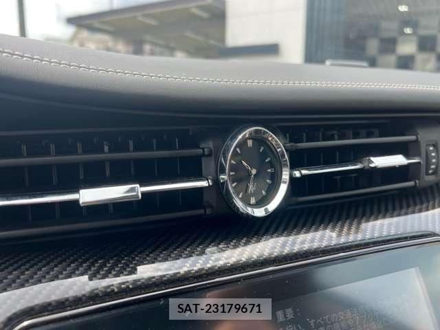 Maserati QUATTROPORTE 2020-12 8373393-12