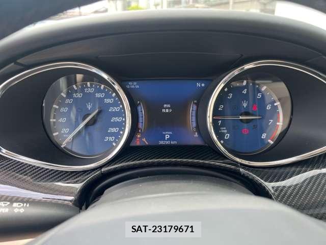 Maserati QUATTROPORTE 2020-12 8373393-15