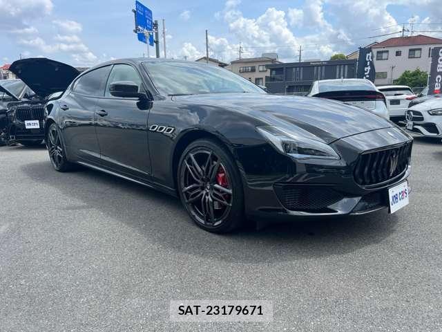 Maserati QUATTROPORTE 2020-12 8373393-5