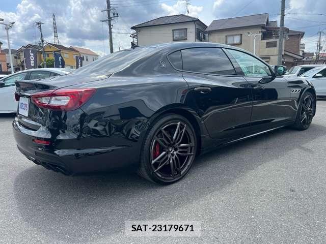 Maserati QUATTROPORTE 2020-12 8373393-7