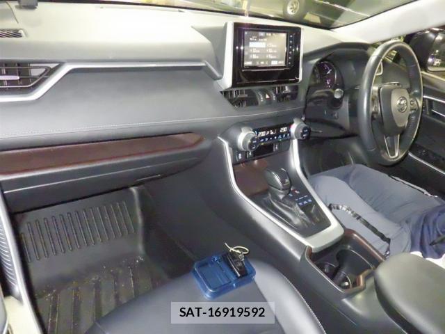 Toyota RAV4 2019-12 8372913-2