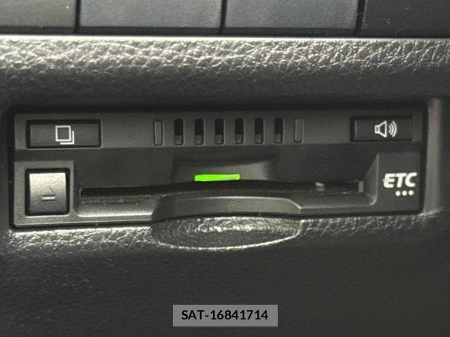 Toyota RAV4 2019-06 8373415-17