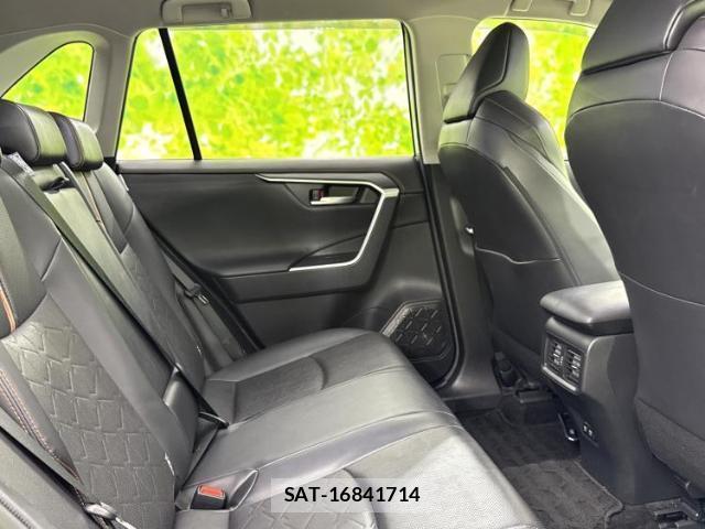 Toyota RAV4 2019-06 8373415-4