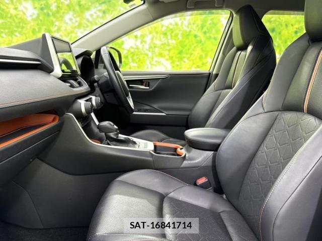 Toyota RAV4 2019-06 8373415-5