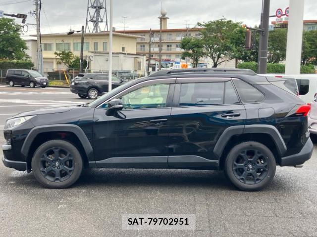 Toyota RAV4 2021-08 8373750-1