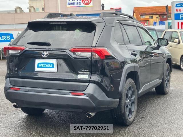 Toyota RAV4 2021-08 8373750-2