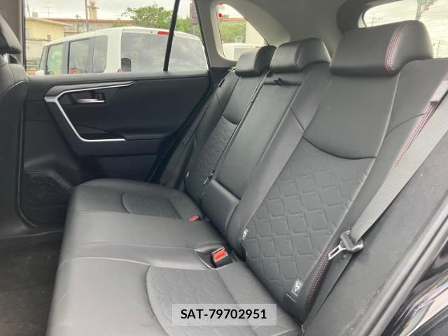 Toyota RAV4 2021-08 8373750-6