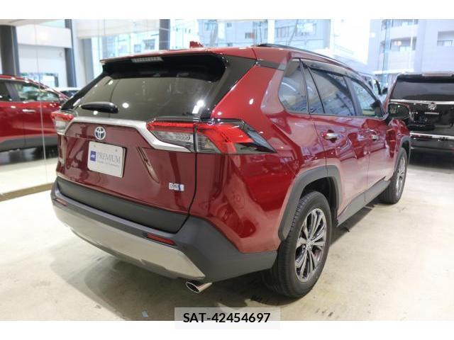 Toyota RAV4 2023-02 8373823-1