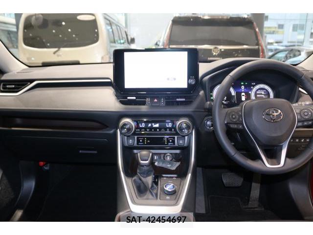 Toyota RAV4 2023-02 8373823-2