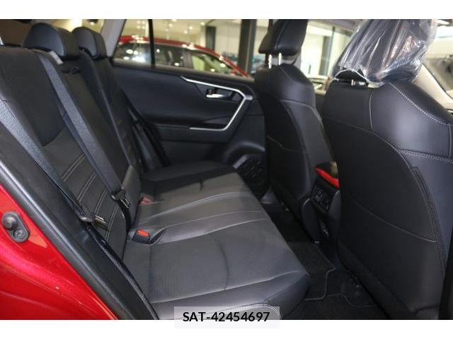 Toyota RAV4 2023-02 8373823-6