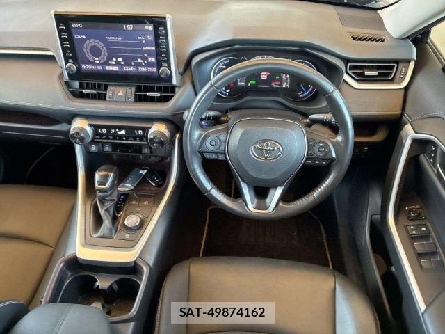 Toyota RAV4 2021-07 8373846-2