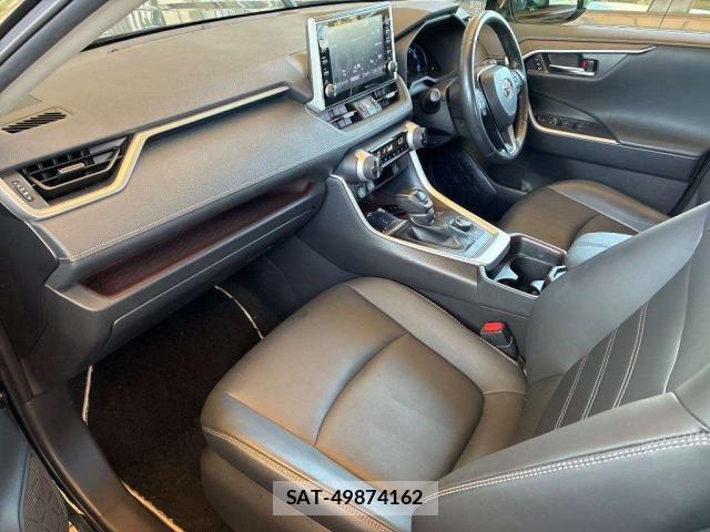 Toyota RAV4 2021-07 8373846-4