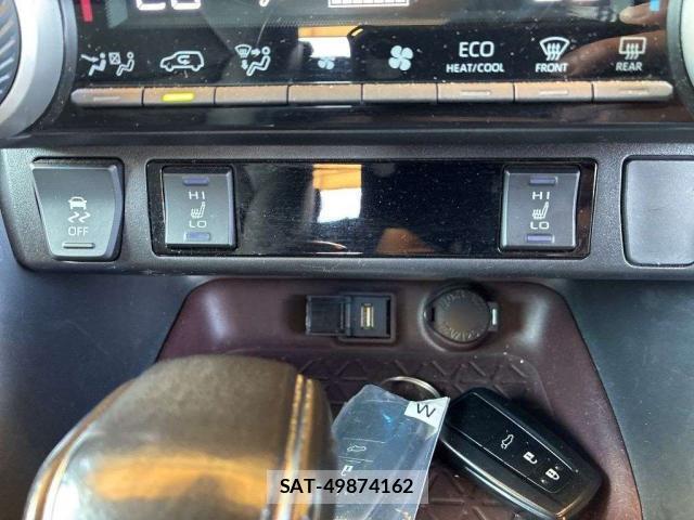 Toyota RAV4 2021-07 8373846-9