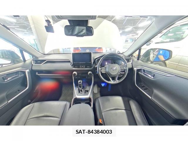 Toyota RAV4 2019-06 8373854-4
