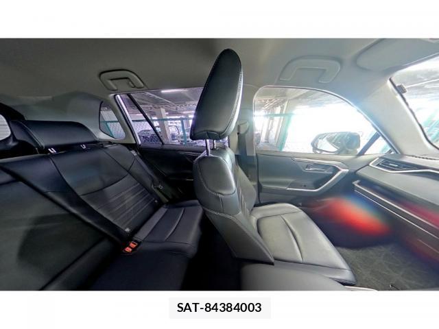 Toyota RAV4 2019-06 8373854-5