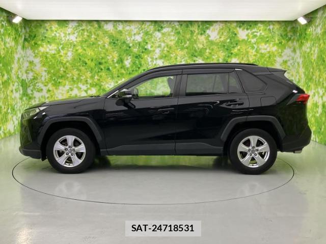Toyota RAV4 2020-06 8374258-1
