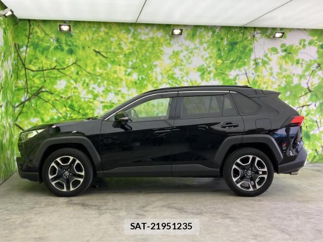 Toyota RAV4 2019-06 8374325-1