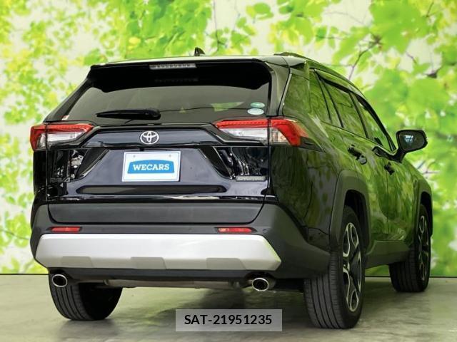 Toyota RAV4 2019-06 8374325-2