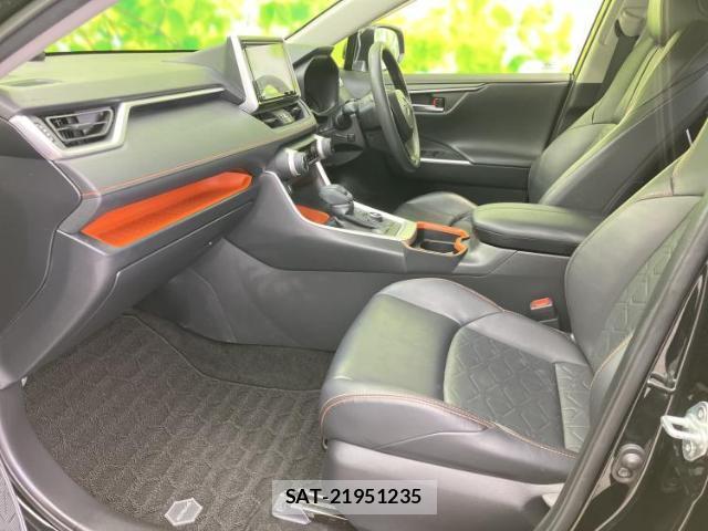 Toyota RAV4 2019-06 8374325-5