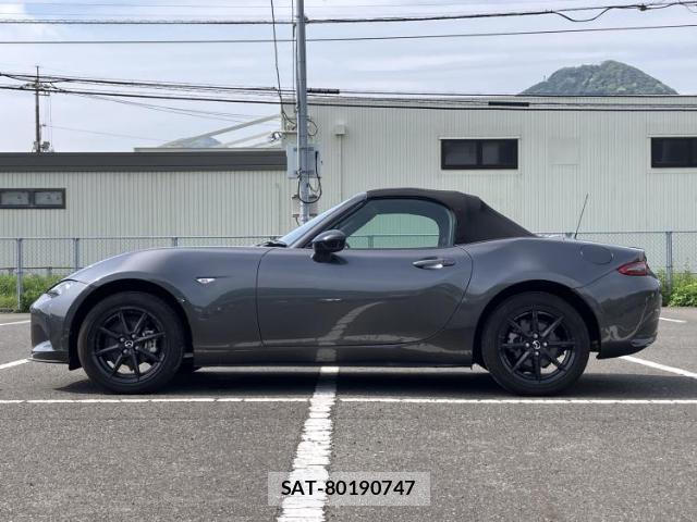 Mazda ROADSTER 2024-02 8374104-1