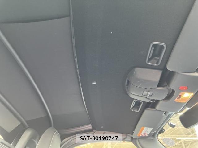Mazda ROADSTER 2024-02 8374104-6