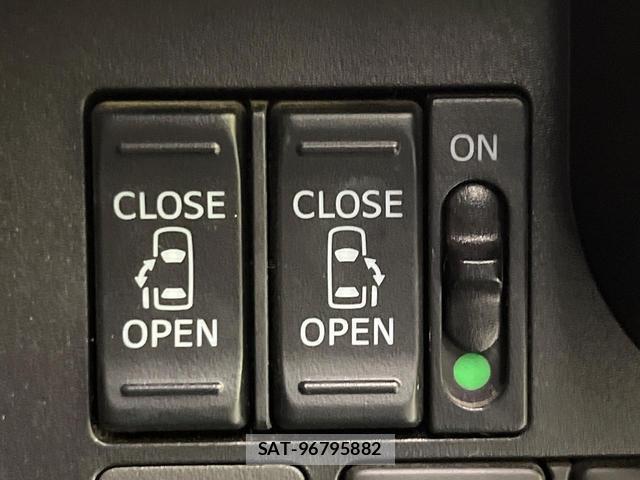 Toyota ROOMY 2017-11 8372467-5
