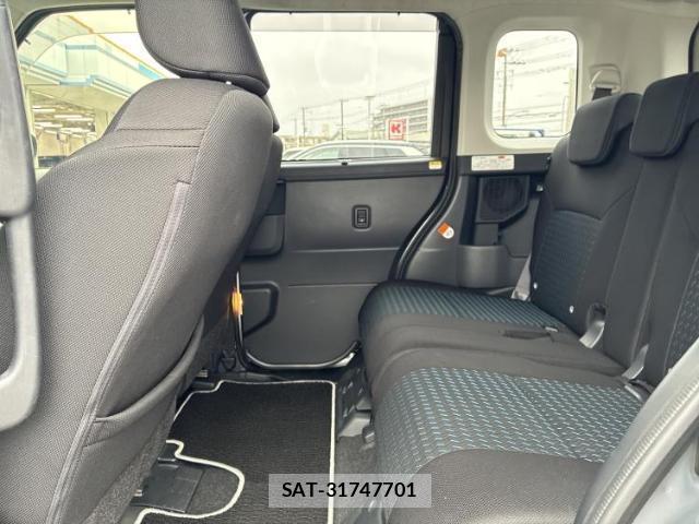 Toyota ROOMY 2023-08 8372561-6
