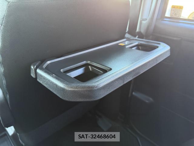 Toyota ROOMY 2017-03 8373702-17