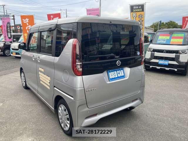 Nissan ROOX 2021-07 8373218-5
