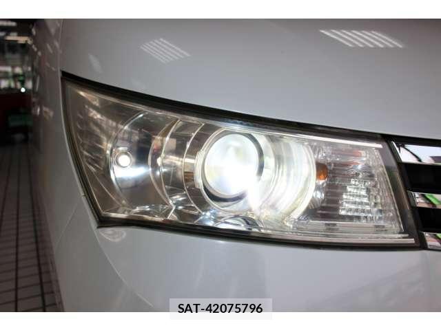 Nissan ROOX 2010-02 8373770-18
