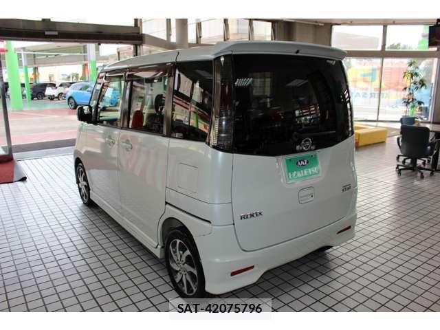 Nissan ROOX 2010-02 8373770-2