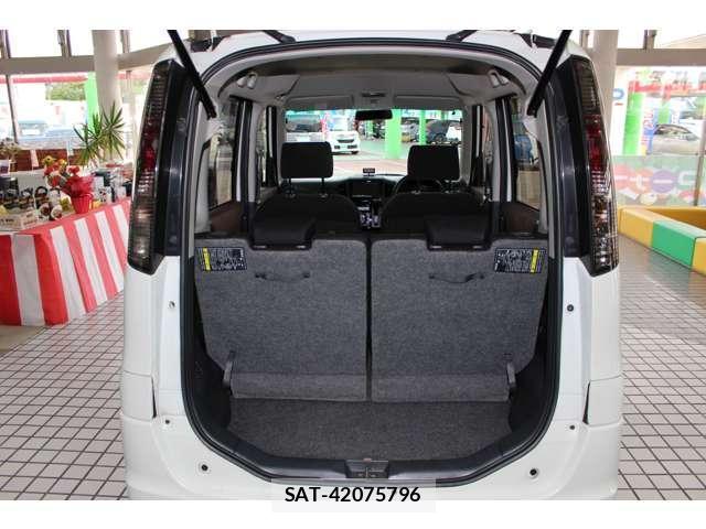 Nissan ROOX 2010-02 8373770-5