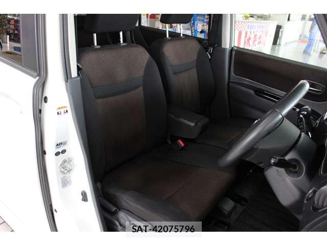 Nissan ROOX 2010-02 8373770-7