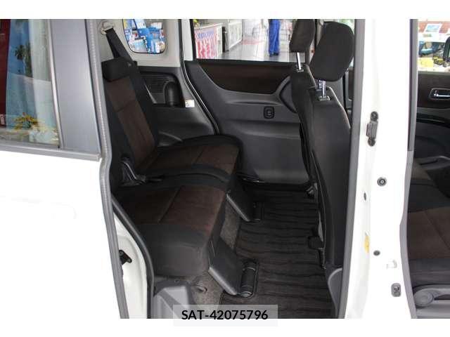 Nissan ROOX 2010-02 8373770-8
