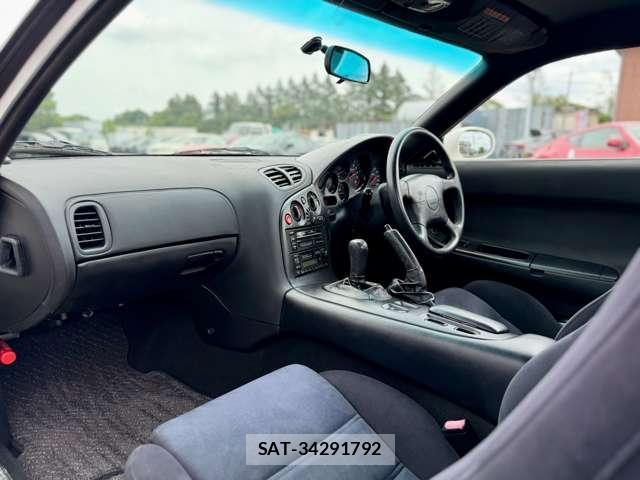 Mazda RX-7 1998-03 8373258-11