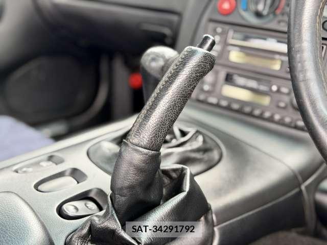 Mazda RX-7 1998-03 8373258-17