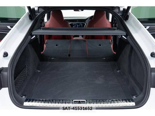 Audi S7 2021-10 8373457-15