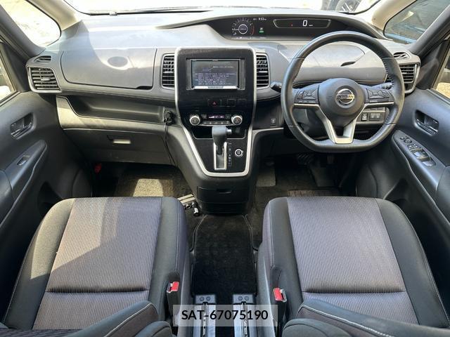 Nissan SERENA 2017-07 8372604-1