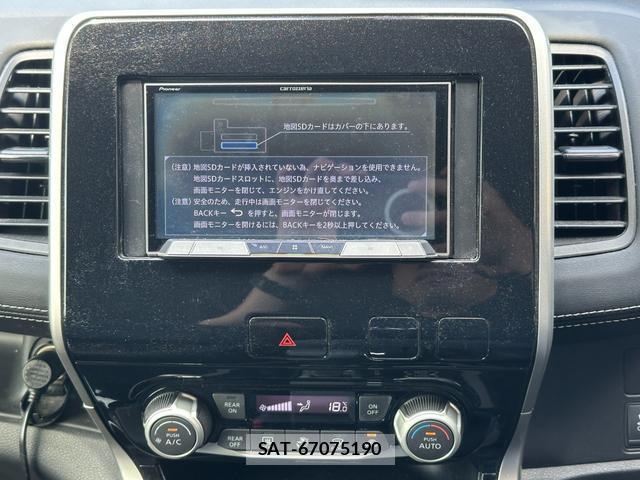 Nissan SERENA 2017-07 8372604-3
