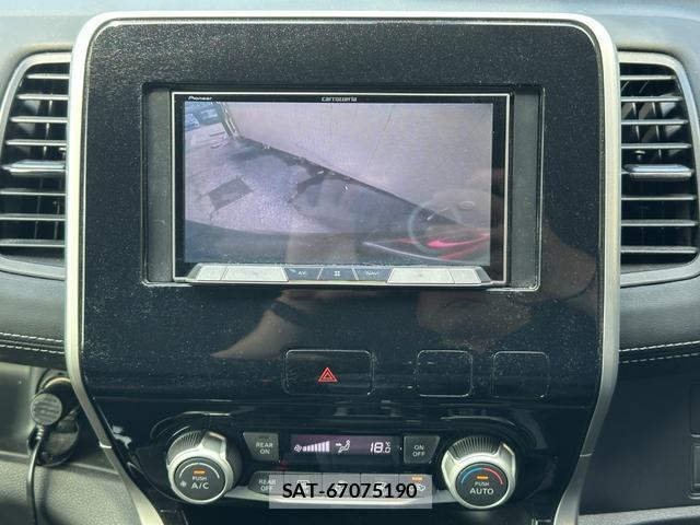 Nissan SERENA 2017-07 8372604-4