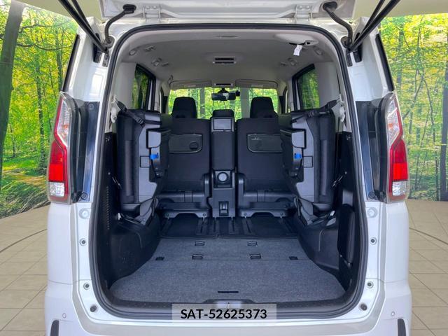 Nissan SERENA 2017-06 8372959-13