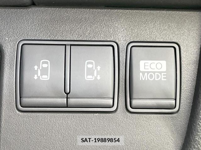 Nissan SERENA 2013-08 8373030-3