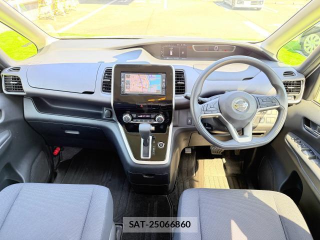 Nissan SERENA 2017-07 8373340-9